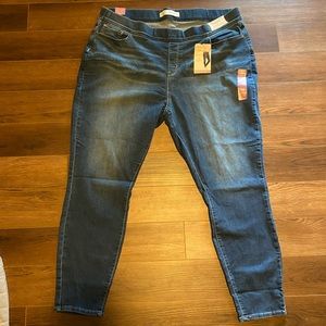 Levi pull on skinny plus size tall jeans